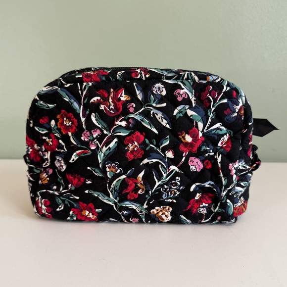 Vera Bradley Handbags - Vera Bradley Ultimate Travel Case Womens OS Black Perennials Noir Makeup Bag